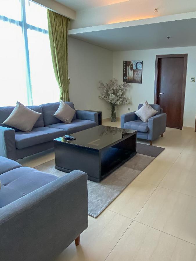 Imperial Suites Hotel Doha Bagian luar foto