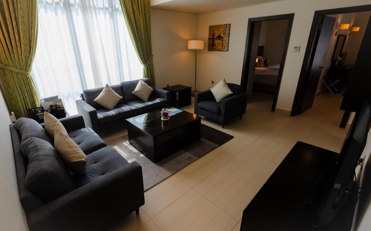 Imperial Suites Hotel Doha Bagian luar foto