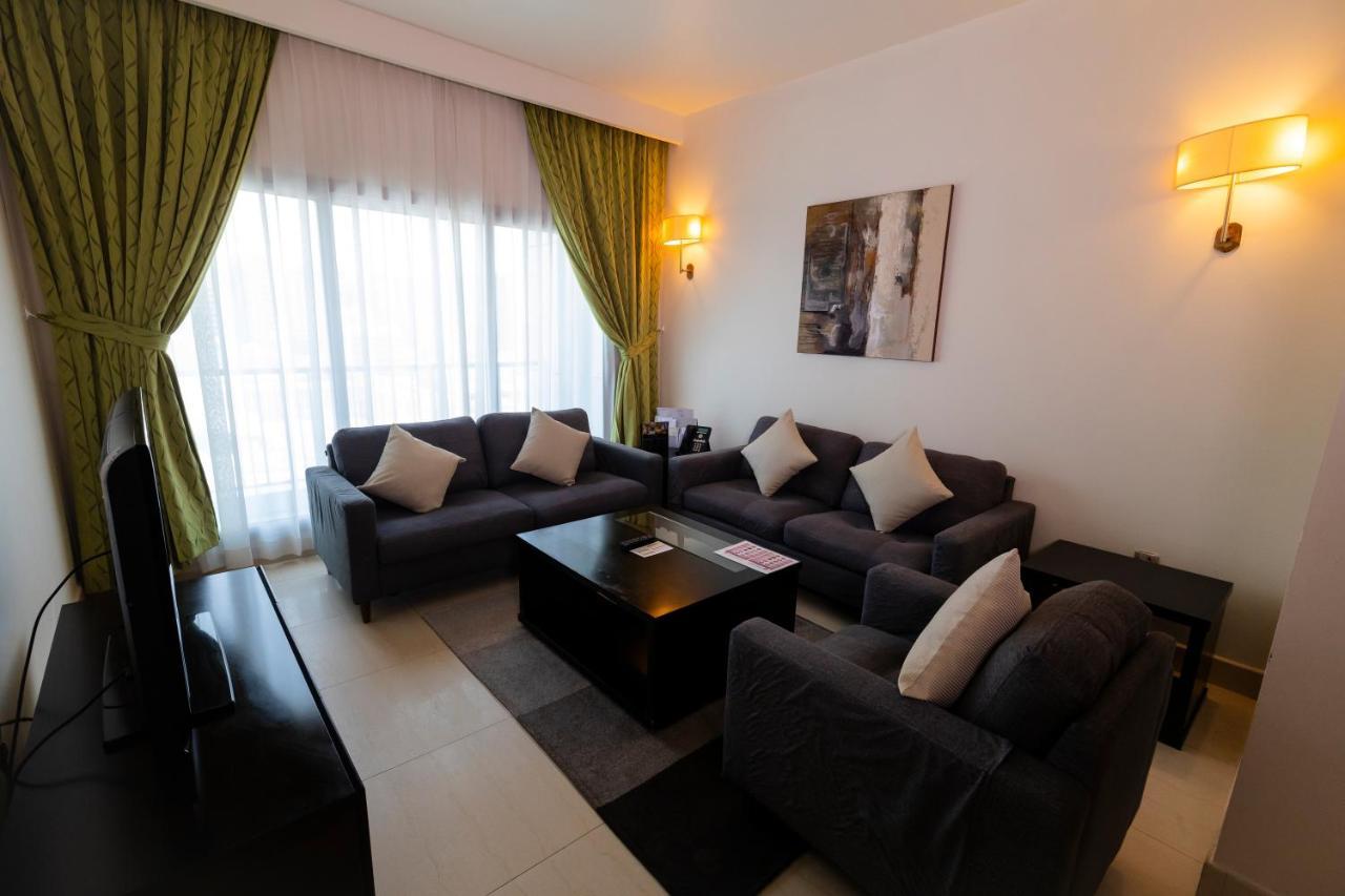Imperial Suites Hotel Doha Bagian luar foto