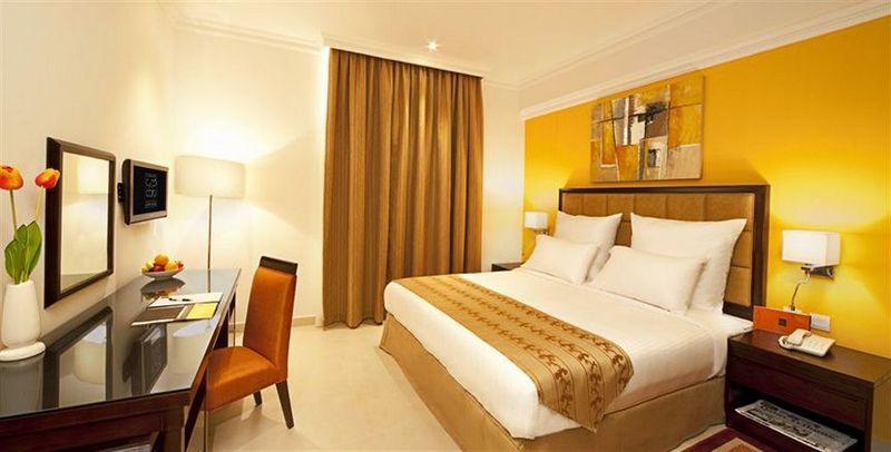 Imperial Suites Hotel Doha Bagian luar foto