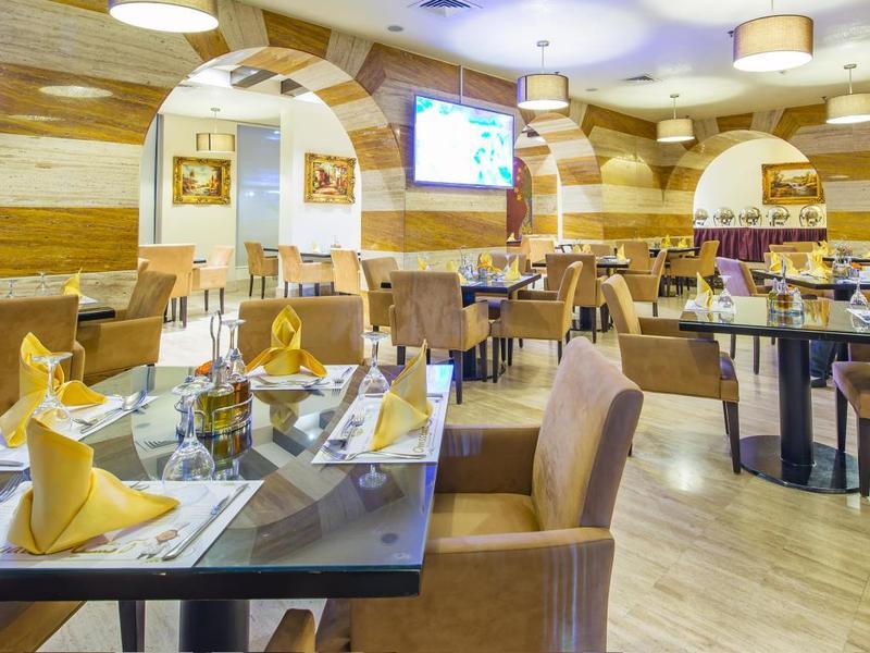 Imperial Suites Hotel Doha Bagian luar foto
