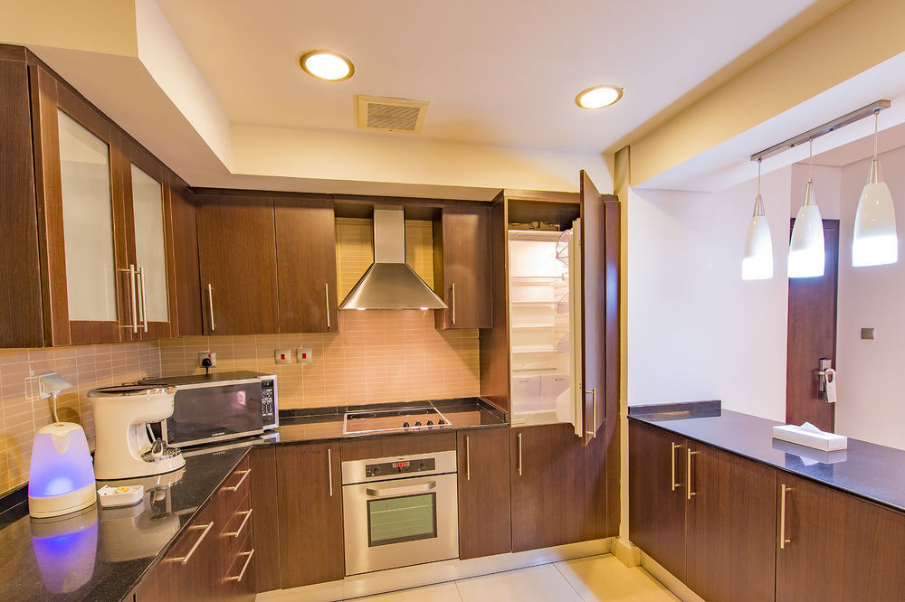 Imperial Suites Hotel Doha Bagian luar foto